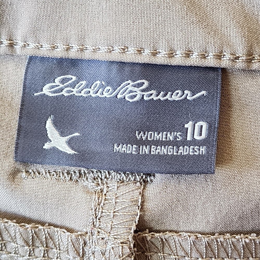 Eddie Bauer Shorts Womens 10 Tan Outdoor Hiking Pockets Active Neutral Travel - Picture 3 of 6